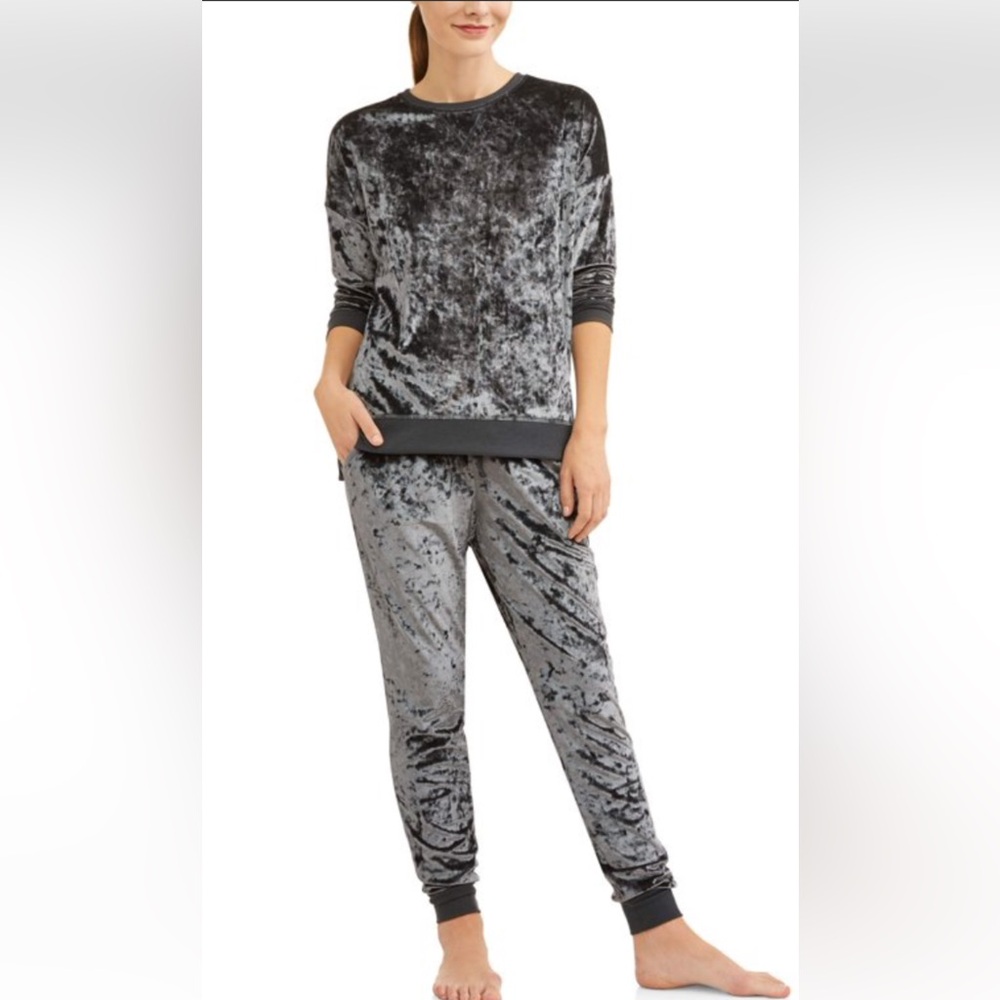 Secret Treasures Velour Soft Gray Pajamas Set size Small - Picture 8 of 9